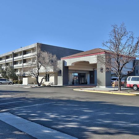 Отель Ramada By Wyndham Albuquerque Midtown Экстерьер фото