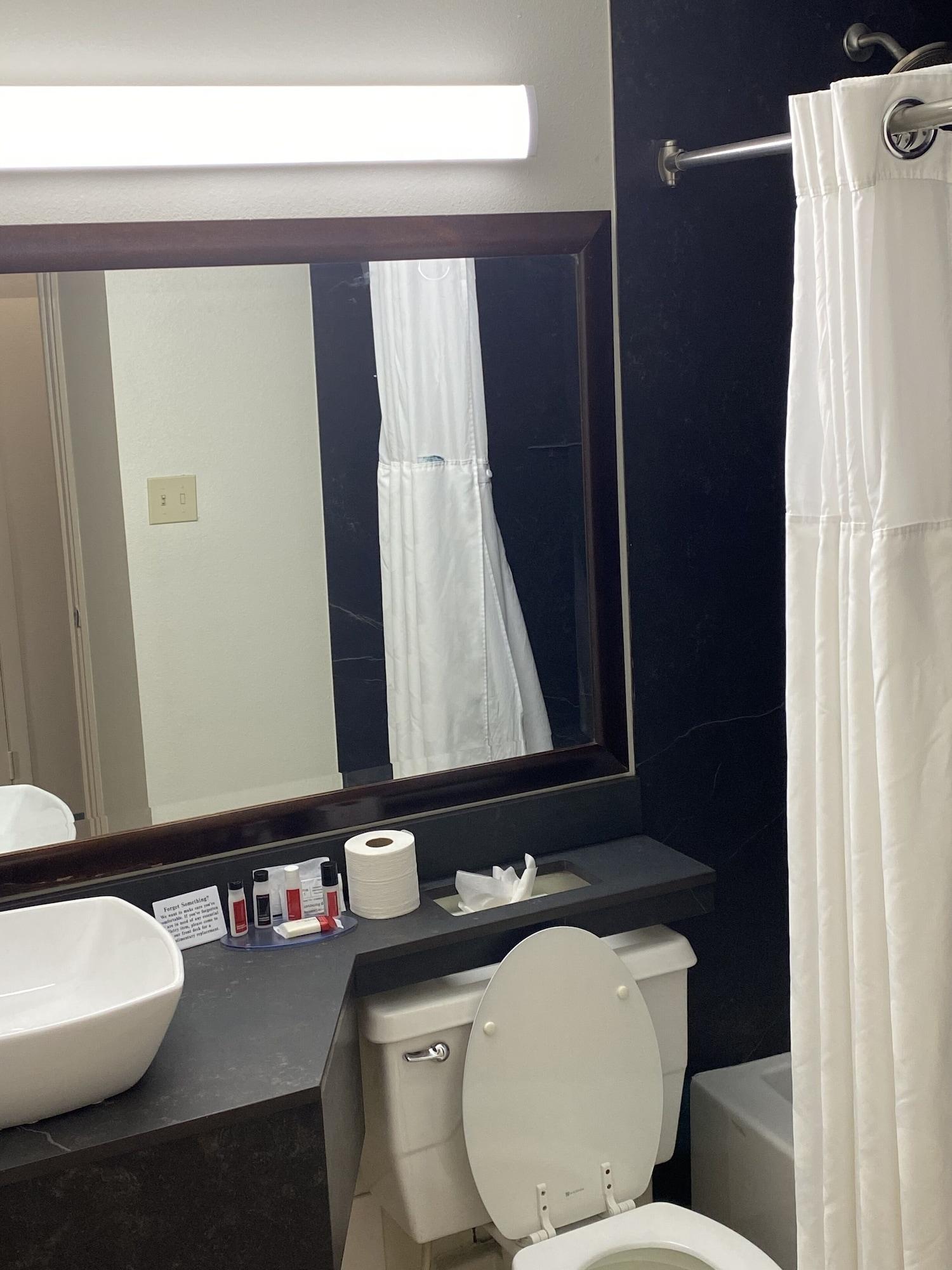 Отель Ramada By Wyndham Albuquerque Midtown Экстерьер фото
