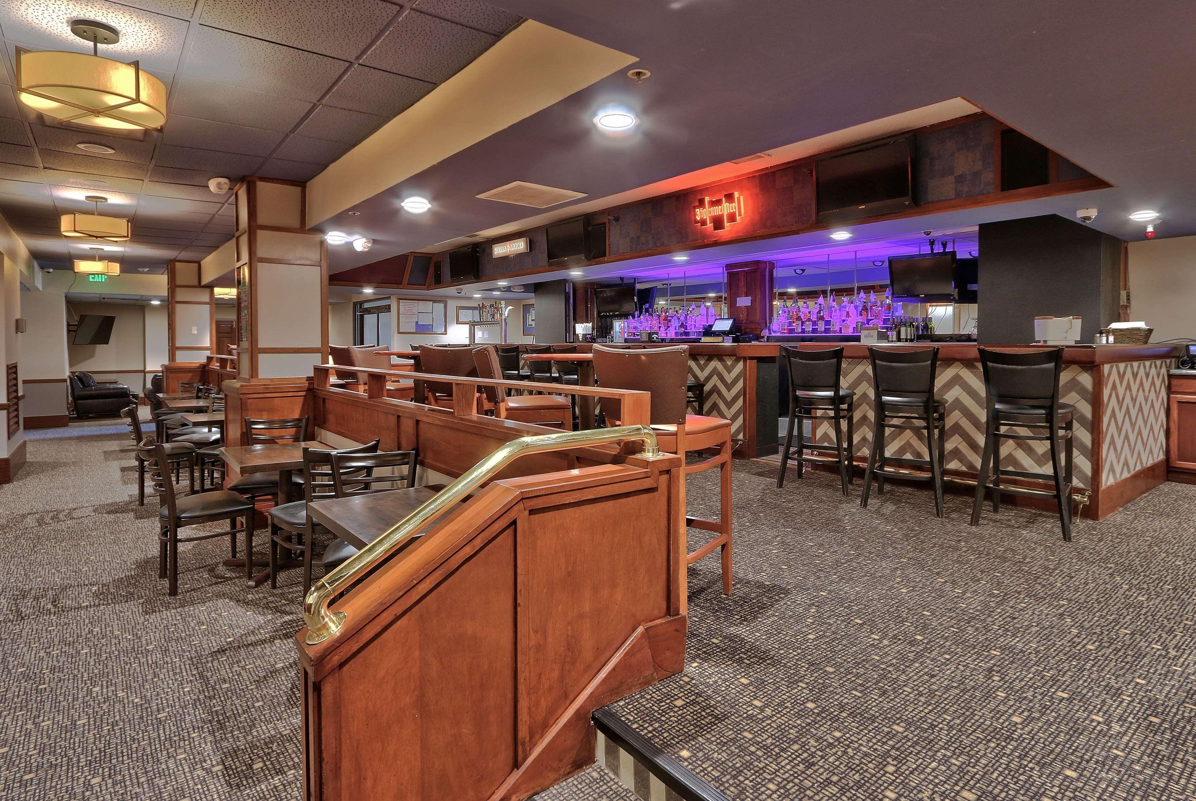 Отель Ramada By Wyndham Albuquerque Midtown Экстерьер фото