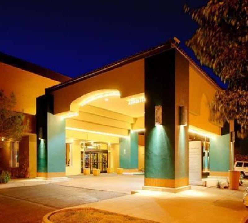 Отель Ramada By Wyndham Albuquerque Midtown Экстерьер фото